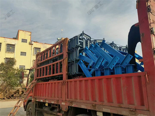 華礦集團(tuán)一車(chē)礦用H架發(fā)往新疆